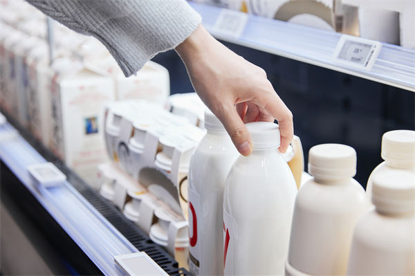 常溫純牛奶中禁止添加復原乳，集成供應鏈怎么看？